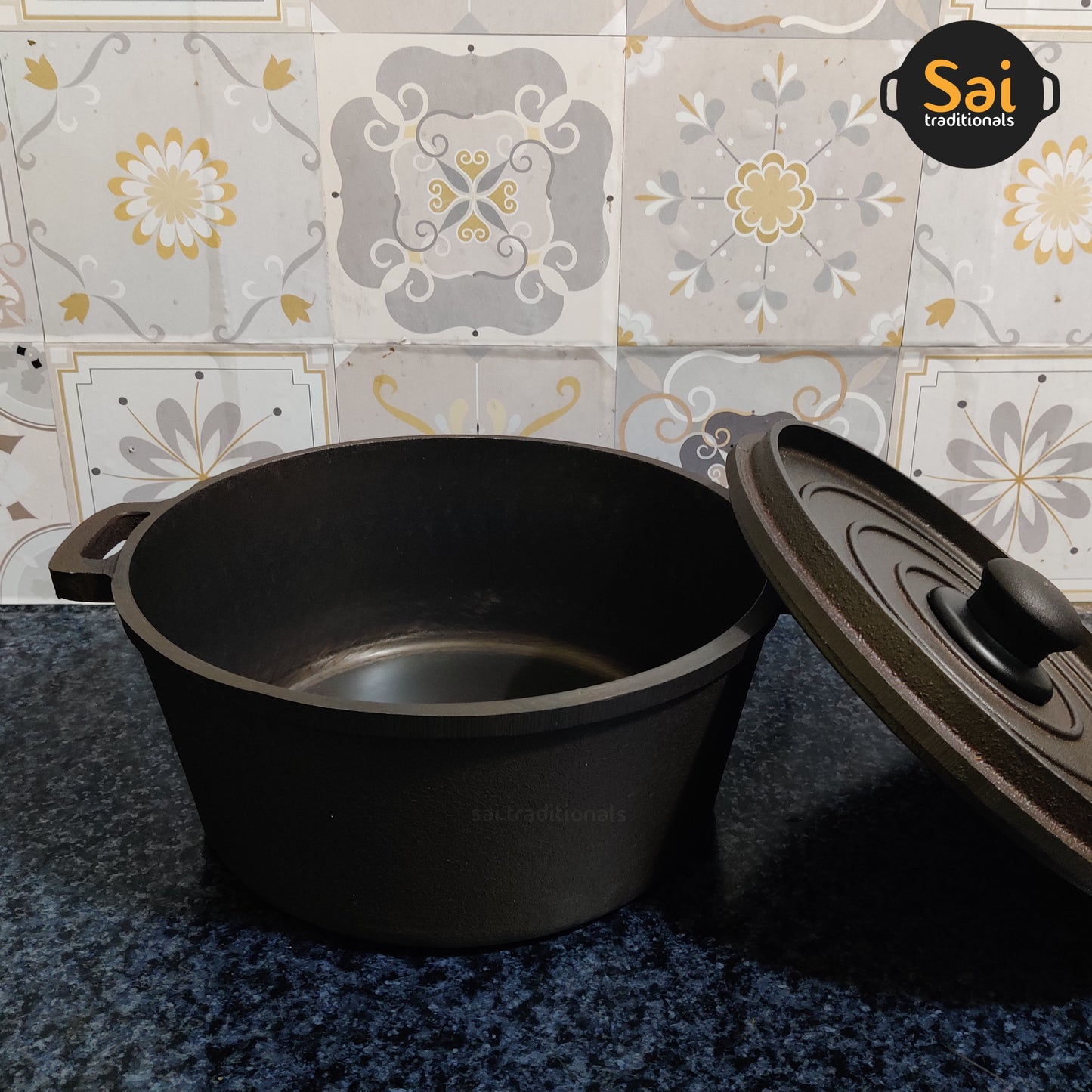 Cast Iron Dutch Oven | Pre-Seasoned