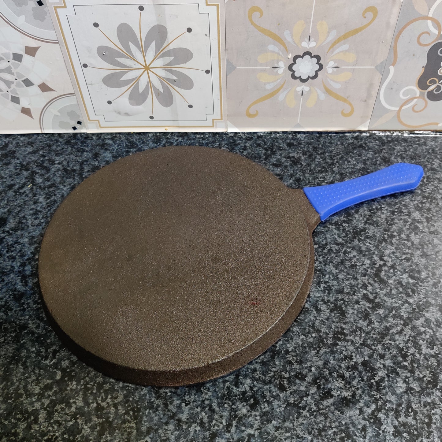 Cast Iron Dosa Tawa | Pre-Seasoned | Silicon Handle | 9.5 inch