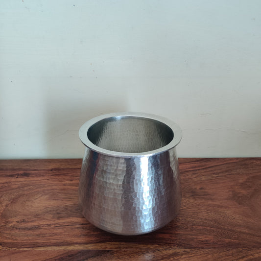 Eeyachombu | Tin Vessel | Vennathazhi Shape