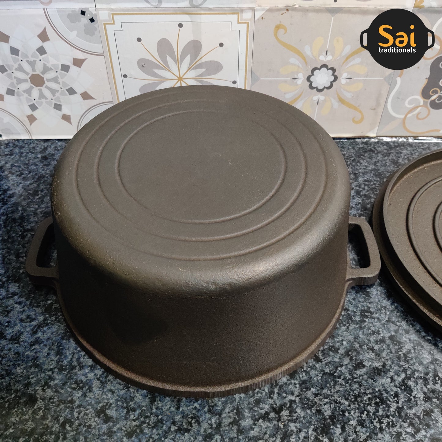 Cast Iron Dutch Oven | Pre-Seasoned