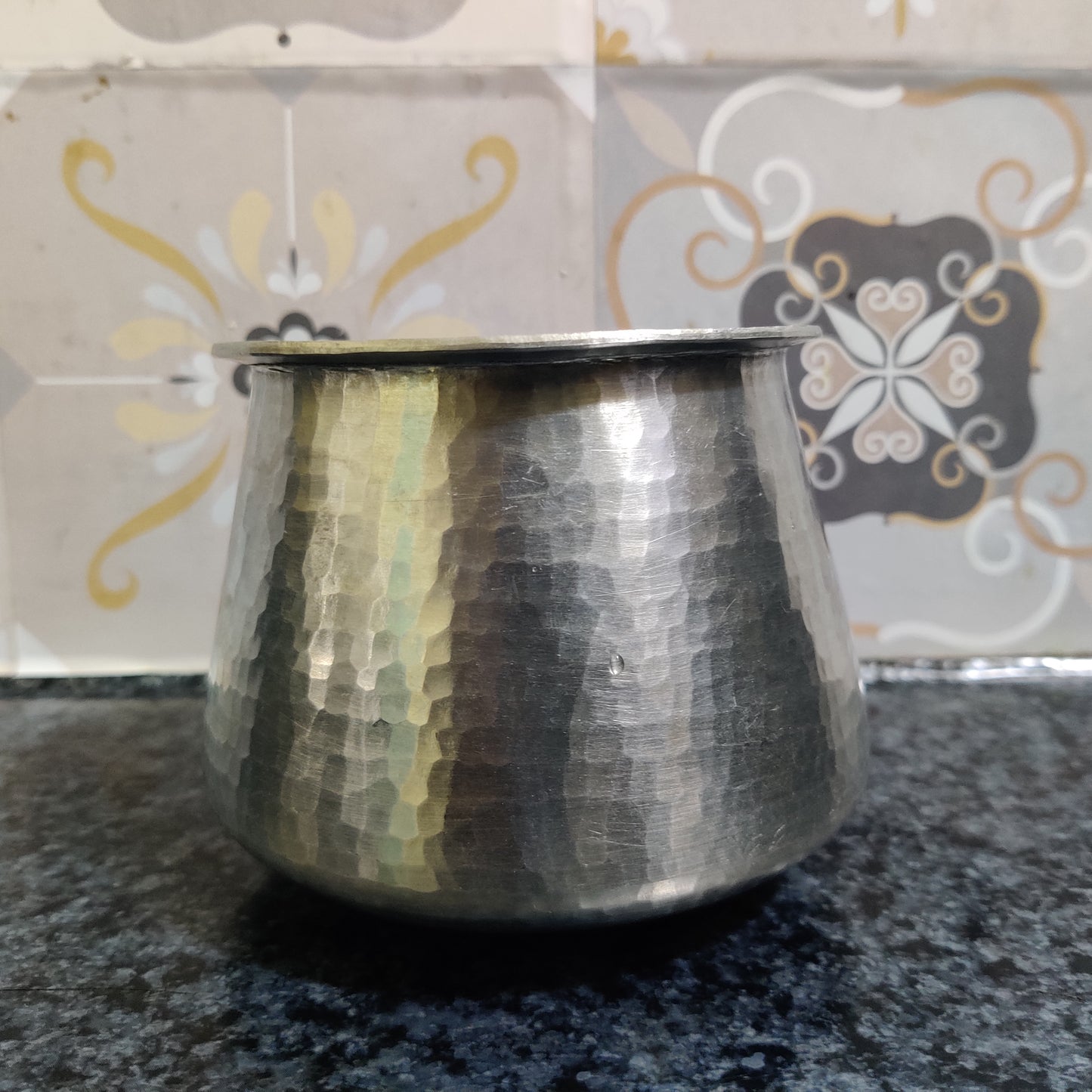 Eeyachombu | Tin Vessel | Vennathazhi Shape