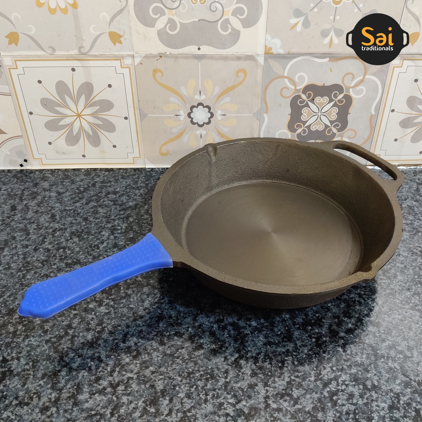 Cast Iron Skillet | long handle with silicon grip | Pre-Seasoned