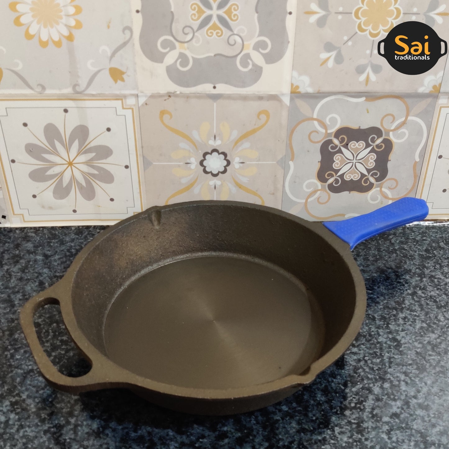 Cast Iron Skillet | long handle with silicon grip | Pre-Seasoned
