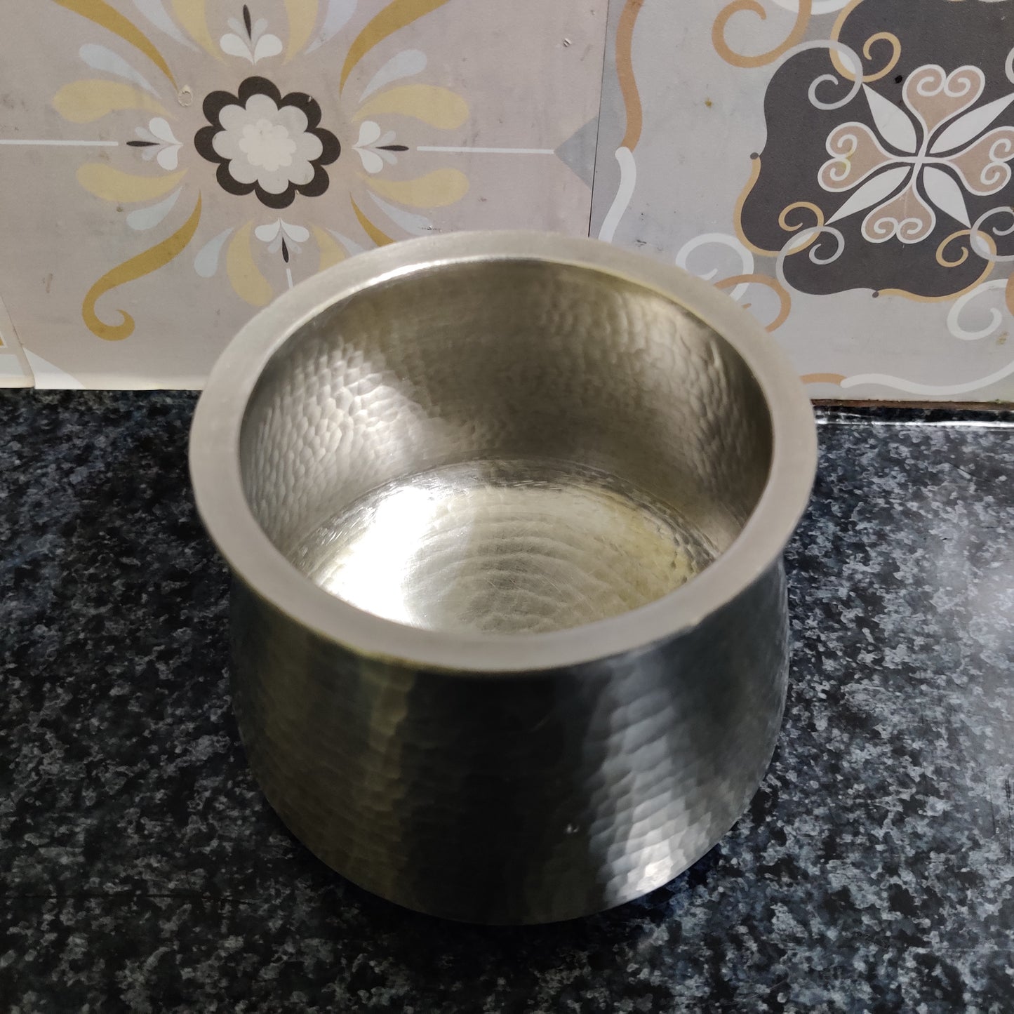 Eeyachombu | Tin Vessel | Vennathazhi Shape