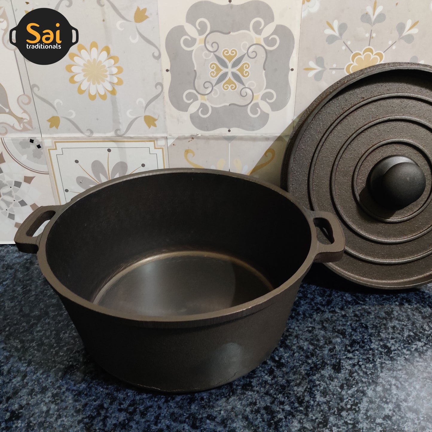 Cast Iron Dutch Oven | Pre-Seasoned