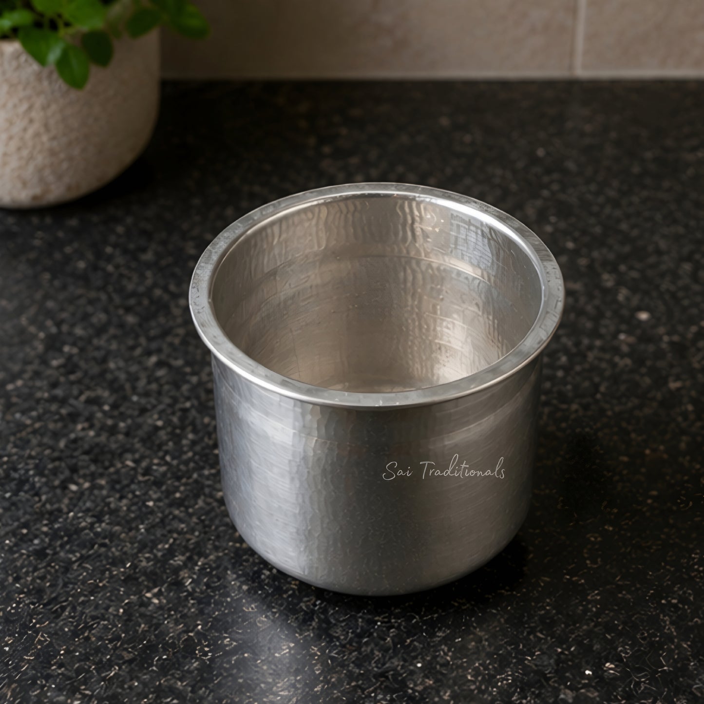 Eeyachombu | Tin Vessel | Adukku Shape